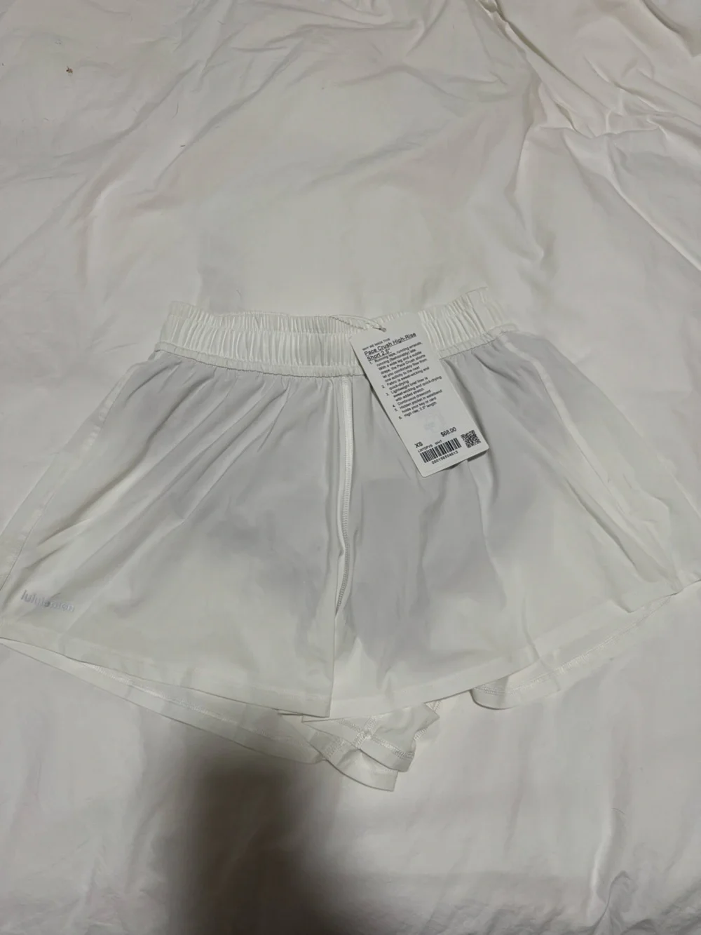 NWT Lululemon pace crush high rise short in white